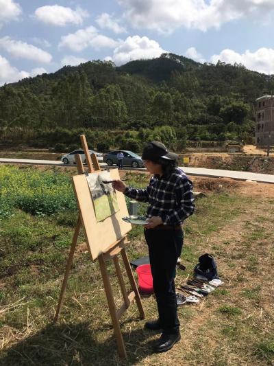 叶仲桥生活-2月28日带领市美协到云安县富林镇万亩油菜花乡村写生，并接受中央电视台和云浮电视【图4】