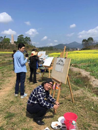 叶仲桥生活-2月28日带领市美协到云安县富林镇万亩油菜花乡村写生，并接受中央电视台和云浮电视【图8】
