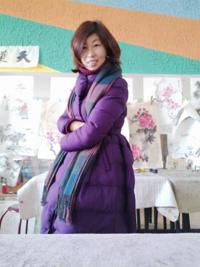 罗虹明生活-紫色代表优雅，高贵，自信，是女人最喜欢的色彩，祝女神们健康快乐！
罗虹明【图3】