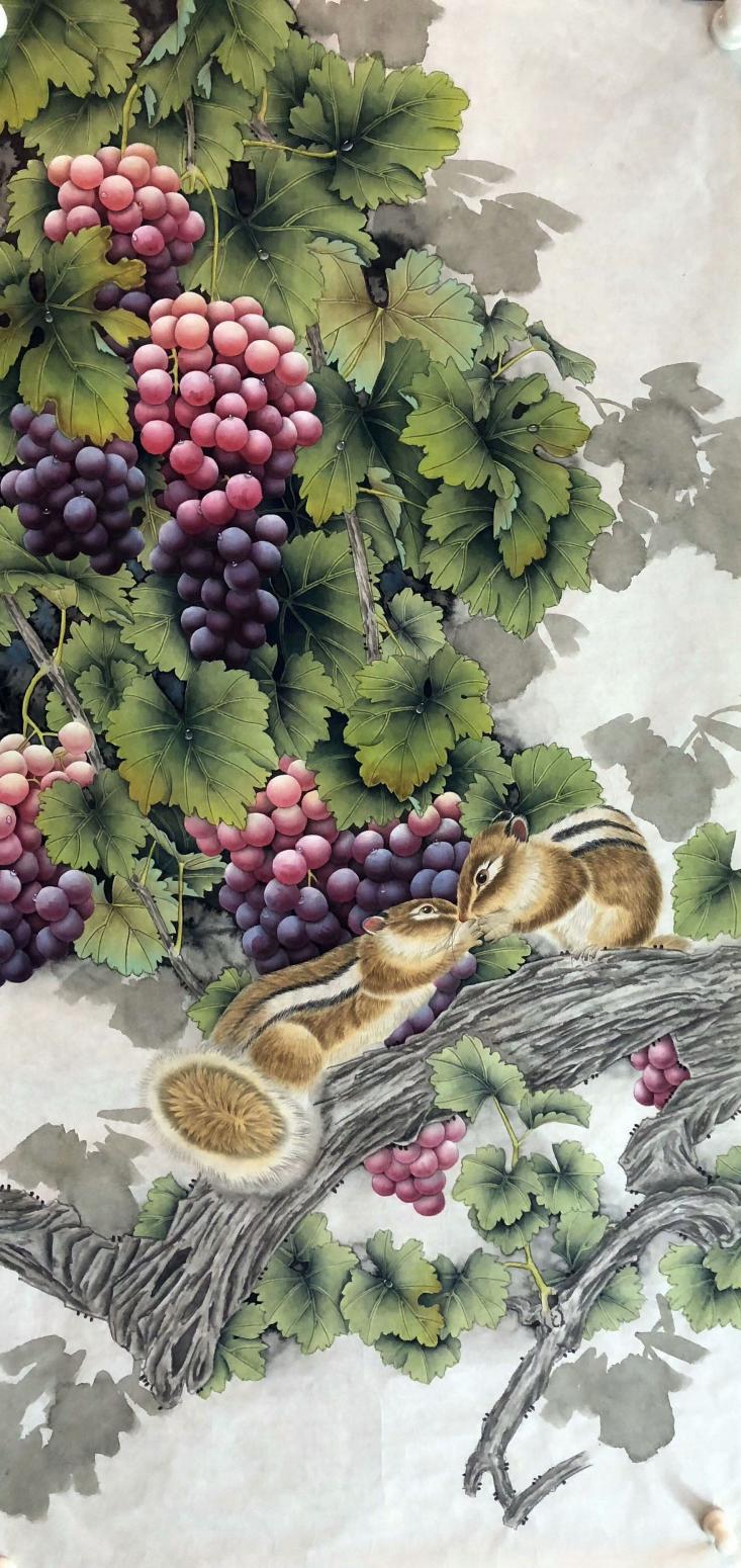 王丁国画作品《松鼠葡萄》