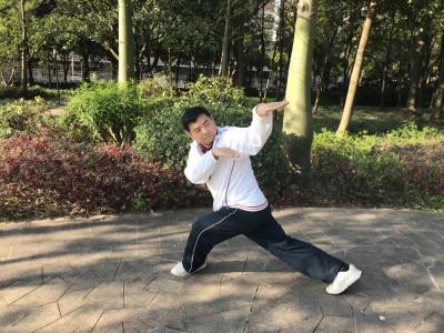 石广生生活-夜有所梦
  连续三天阴雨湿冷，晨练被迫中断。遇到常于清晨遛狗的邻居总是问：先【图4】