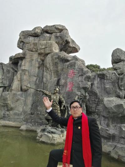 张恒久生活-游黄鹤楼
赤壁古战场，又过黄鹤楼，沿路遇乞丐，中国老人难。心疼又忧民，谈何中国【图3】