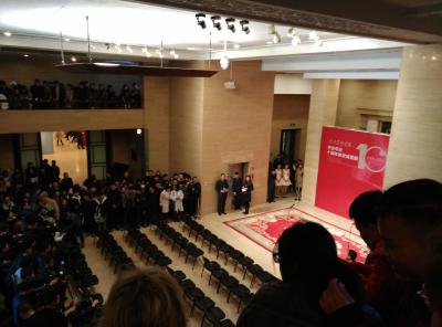 杨牧青日记-艺事说不尽，一茬又一茬，
领导压台脚，匠人堆堆扎，
问君何所喜，昂首捧名家，【图1】