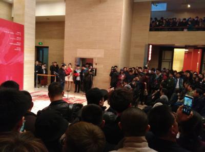 杨牧青日记-艺事说不尽，一茬又一茬，
领导压台脚，匠人堆堆扎，
问君何所喜，昂首捧名家，【图2】