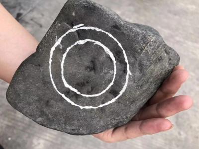 罗邵华日记-3.65公斤翡翠石，敞口：莫西沙，
简介：冰晴水，开窗，种老肉细干净，没裂没断【图3】