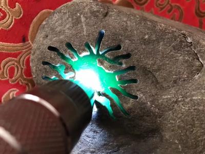 罗邵华日记-3.65公斤翡翠石，敞口：莫西沙，
简介：冰晴水，开窗，种老肉细干净，没裂没断【图6】