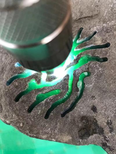 罗邵华日记-3.65公斤翡翠石，敞口：莫西沙，
简介：冰晴水，开窗，种老肉细干净，没裂没断【图7】