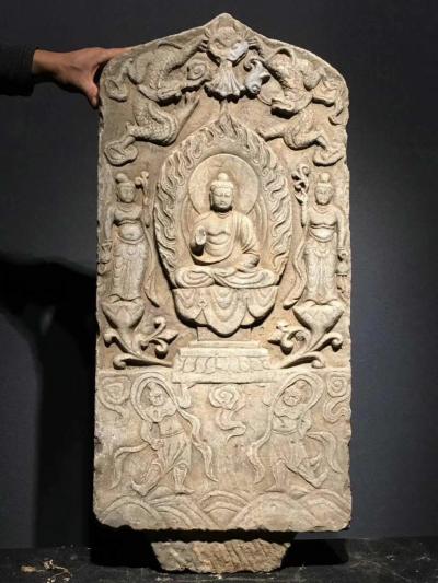 罗邵华收藏-青石佛碑
长40,厚10,高86,cm
进乡村淘出来的，喜欢吗【图1】