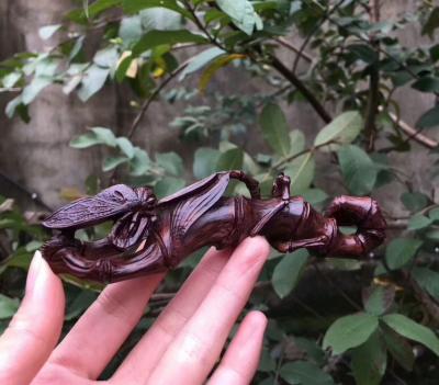 珍玩斋收藏-海黄紫油黎老料虎皮纹《一鸣惊人》笔架摆件
规格为13*3.1*2.2克重26克【图6】