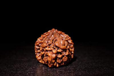 东方古玩城堡收藏-晚清，老核桃雕“喜上眉梢”摆件一对，此件藏品取料上乘稀少，巧雕工艺精湛，刀法犀利【图1】