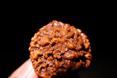 东方古玩城堡收藏-晚清，老核桃雕“喜上眉梢”摆件一对，此件藏品取料上乘稀少，巧雕工艺精湛，刀法犀利【图5】