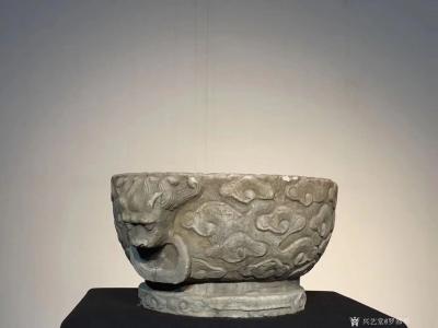 罗邵华收藏-汉白玉、龙头鱼盆
尺寸：最大直径42、直径36、高20。
造型简洁、束腰起线【图3】