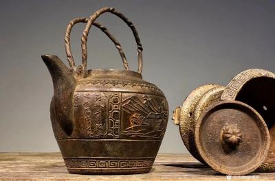 罗邵华收藏-茶室雅舍 铁制 茶炉 茶壶一套
尺寸；炉高14//茶壶高13/腹径15
铁炉【图4】