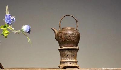 罗邵华收藏-茶室雅舍 铁制 茶炉 茶壶一套
尺寸；炉高14//茶壶高13/腹径15
铁炉【图6】