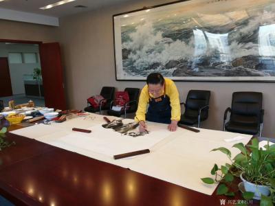 石川生活-正在创作新作品 ，
一副墨画入深山
窗前明月似眉弯
猛虎神豹韵味生
七分【图5】