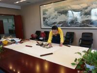 艺术家石川生活:正在创作新作品 ，
一副墨画入深山
窗前明月似眉弯
猛【图4】