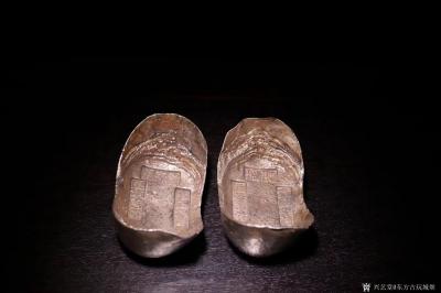 东方古玩城堡收藏-海外回流，纯银银锭“十两”两枚、元宝型，保真纯银，支持检测，褒奖皮壳好。规格；长【图3】