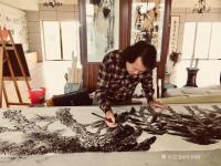 艺术家叶仲桥日记:天道酬勤，三十米花鸟画长卷最后一组松鹤到月底就可以完成！
【图0】