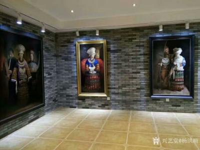 杨洪顺收藏-收藏我画的一个藏家说：顺子，每当工作累了，回到自己的公馆，看了我收藏你的苗女油画【图2】