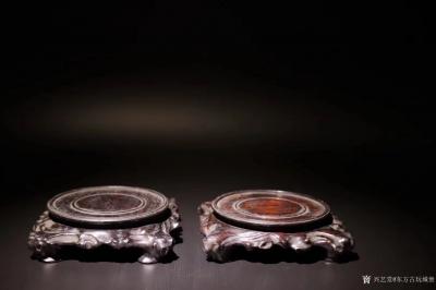 东方古玩城堡收藏-晚清，黄杨木雕盘根错节书房坐子、此件藏品取料名贵稀少，雕刻盘根纹饰精美，褒奖皮壳【图3】