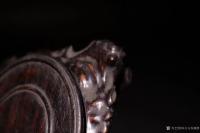 艺术家东方古玩城堡收藏:晚清，黄杨木雕盘根错节书房坐子、此件藏品取料名贵稀少，雕刻盘【图4】