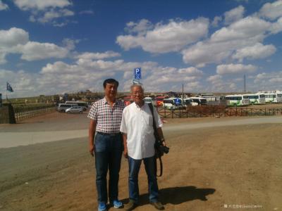 王嵩淼生活-这是和我的恩师著名画家甘长霖老师，我们一起去草原旅游的一组图片【图2】