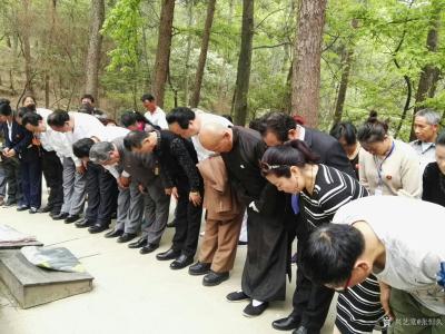 张恒久生活-清明，我们来到韶山毛泽东铜像广场深情缅怀伟大领袖毛泽东。
七律·到韶山毛泽东
【图2】