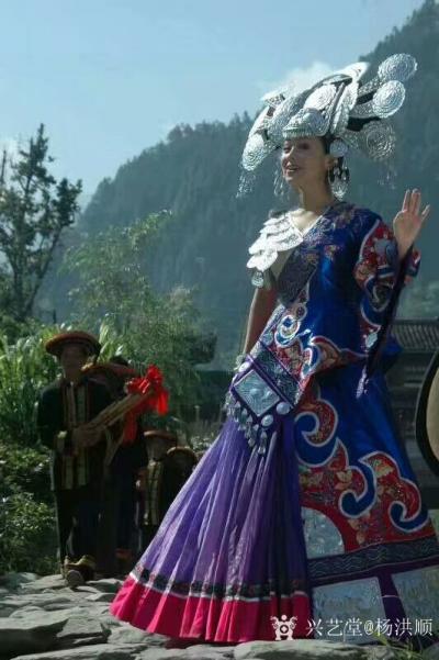 杨洪顺日记-苗族歌后阿幼朵，是苗族人心目中的传奇女神，金凤凰，她动人的歌声和励志的故事激励和【图7】