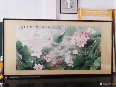 胡记领日记-朋友刚装裱好的，我的六尺工笔《荷塘神韵》返图。胡记领【图1】