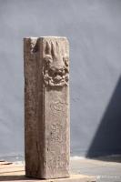 艺术家罗邵华收藏:明代《铺首石柱》，高77，纵横20，单面工，正面浮雕铺首，下【图1】