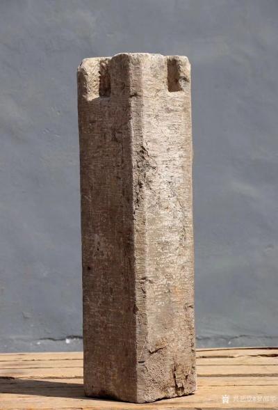 罗邵华收藏-明代《铺首石柱》，高77，纵横20，单面工，正面浮雕铺首，下刻三字，全品青石。请【图5】