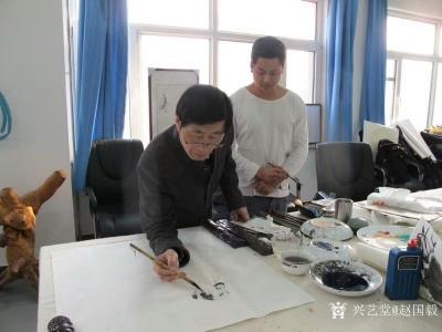 赵国毅生活-在人民大学画院给学生上课，讲授《水墨人物画画法》的场景照片。
赵国毅【图3】