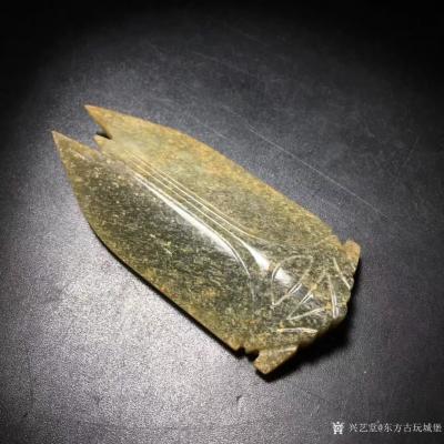 东方古玩城堡收藏-高古出土老和田玉汉代汉八刀玉蝉手把件，细节如图，尺寸7.0×3.2×1.0厘米，【图2】