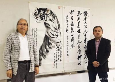 张近生生活-在 恒 星 艺 术 舘 即 兴 挥 毫。张近生【图1】