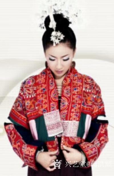 杨洪顺日记-（苗族女神油画系列二）前段时间回贵州老家，一位州里的领导说，画家，你画了这么多苗【图1】