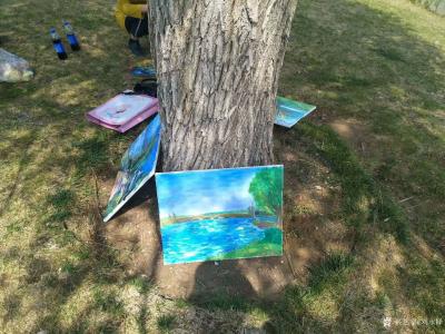 刘永铎日记-2018、4、19带同学们外出写生画画，走出门外，感受大自然给予我们最真实的气息【图7】