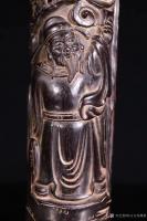 艺术家东方古玩城堡收藏:清代，小叶紫檀雕刻人物故事香筒、此件藏品取料名贵稀少，雕刻纹【图2】