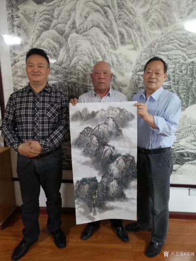 郑诚生活-与古楼兰丝绸之路文化传媒公司董事长，总经理，秘书长一起挥毫交流。丝绸之路是友谊，【图2】