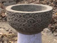 艺术家罗邵华收藏:乡间挖宝，青石鱼盆口径37高18。品相完整，原汁原味，适合会【图0】