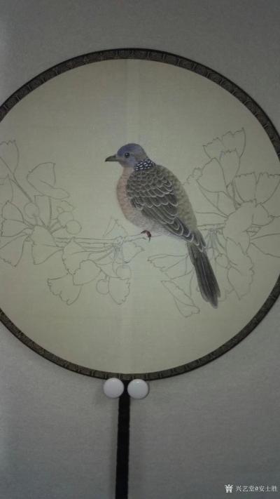 安士胜日记-正在绘制工笔花鸟扇面一幅，夜半春深意正浓，手太慢，效率太低，这样下去画好一张大画【图3】