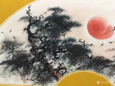 罗树辉日记-国画扇面《春晖》。前几年购买的扇面纸，今天试试笔。新纸试笔，未知感觉如何。
罗【图2】