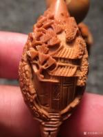 艺术家税小宁日记:精品巜苏州园林》脖挂尺寸2.1*4.4左右的老梅林核精雕，中【图3】