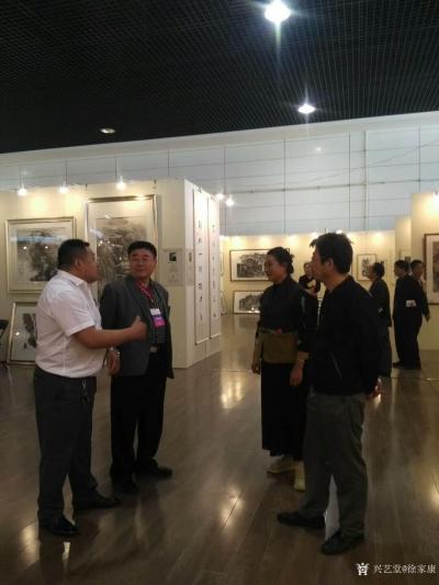 徐家康生活-展览期间，青州中晨集团赵淑华赵总，青州市领导赵长海，人大主任许新益，市委宣传部李【图3】