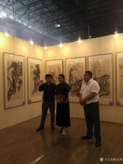 徐家康生活-展览期间，青州中晨集团赵淑华赵总，青州市领导赵长海，人大主任许新益，市委宣传部李【图4】