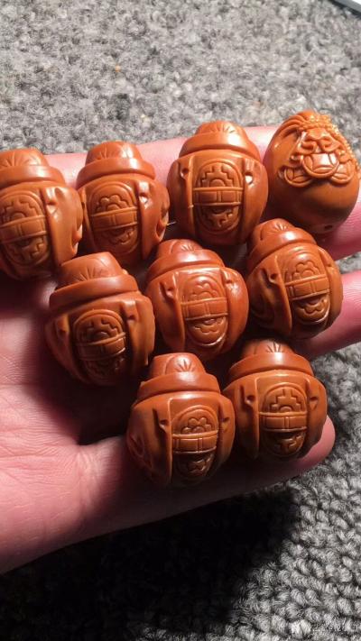 税小宁收藏-刚刚完工的八宝财神 尺寸2.1*2.4 一直是爆款 核色红润 整身雕刻 立体感超【图6】