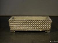 艺术家罗邵华收藏:青石石盆
尺寸；长85//宽46//高27
器型规整 大【图3】