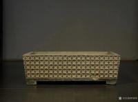 艺术家罗邵华收藏:青石石盆
尺寸；长85//宽46//高27
器型规整 大【图4】