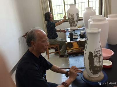 刘应雄日记-来醴陵将上次画的五彩带回，順便再画两个青花《萬里江山朝九嶷》、《九嶷山居圖》。
【图1】