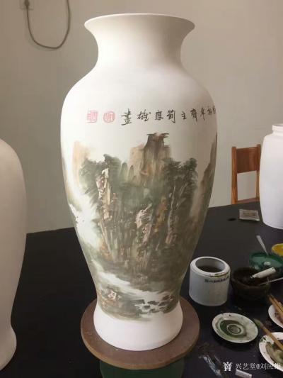 刘应雄日记-来醴陵将上次画的五彩带回，順便再画两个青花《萬里江山朝九嶷》、《九嶷山居圖》。
【图2】