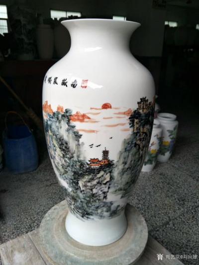 刘应雄日记-来醴陵将上次画的五彩带回，順便再画两个青花《萬里江山朝九嶷》、《九嶷山居圖》。
【图5】